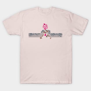 Dachshunds long love // fuchsia pink hearts Valentine's Day details spotted weiner dog puppy T-Shirt